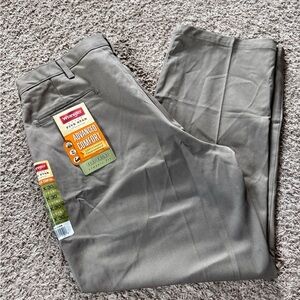Wrangler Advanced Comfort Flat Front Classic Fit Pants Men Size 38x30 NWT